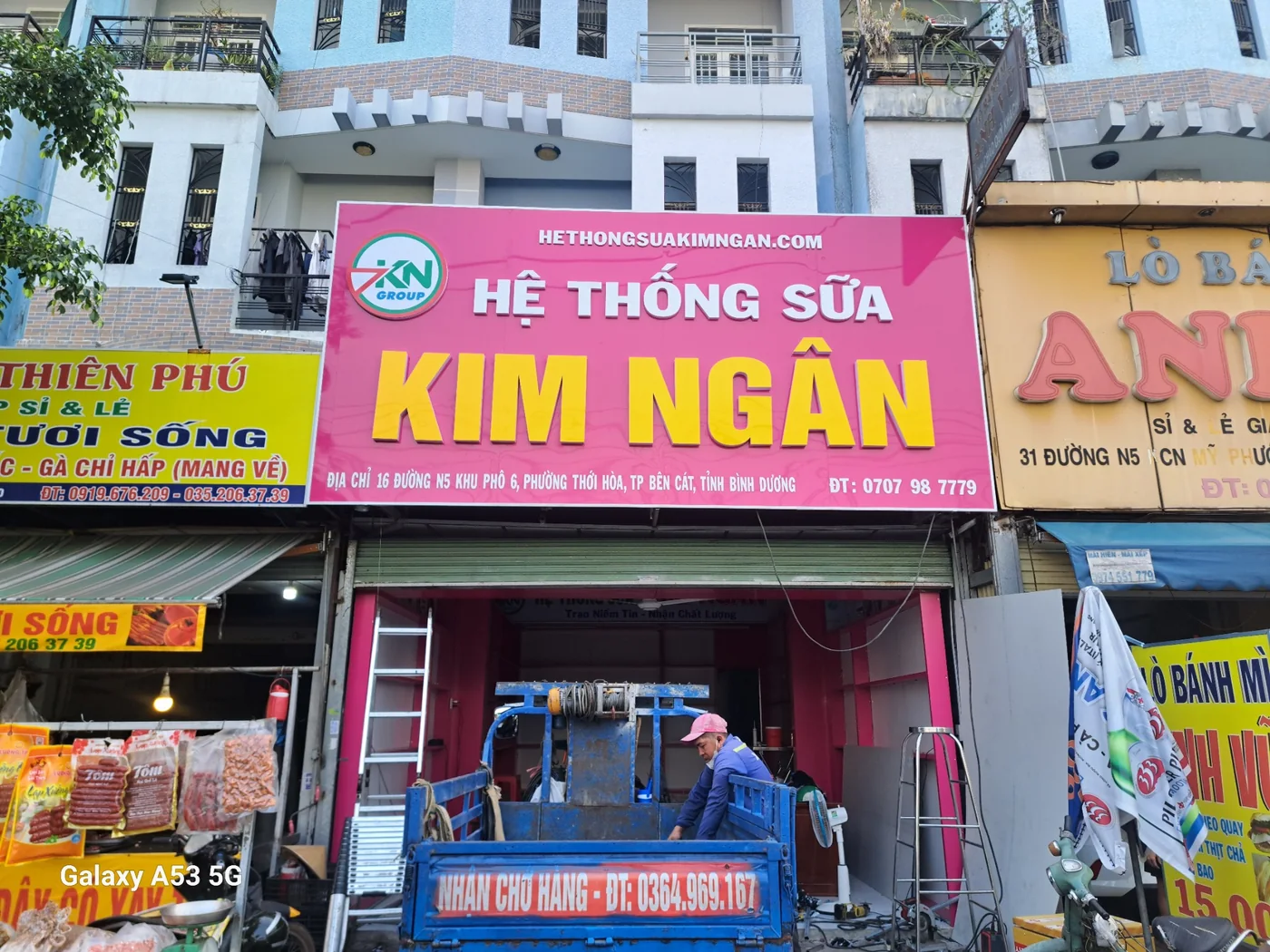Bảng hiệu Hệ thống sữa Kim Ngân