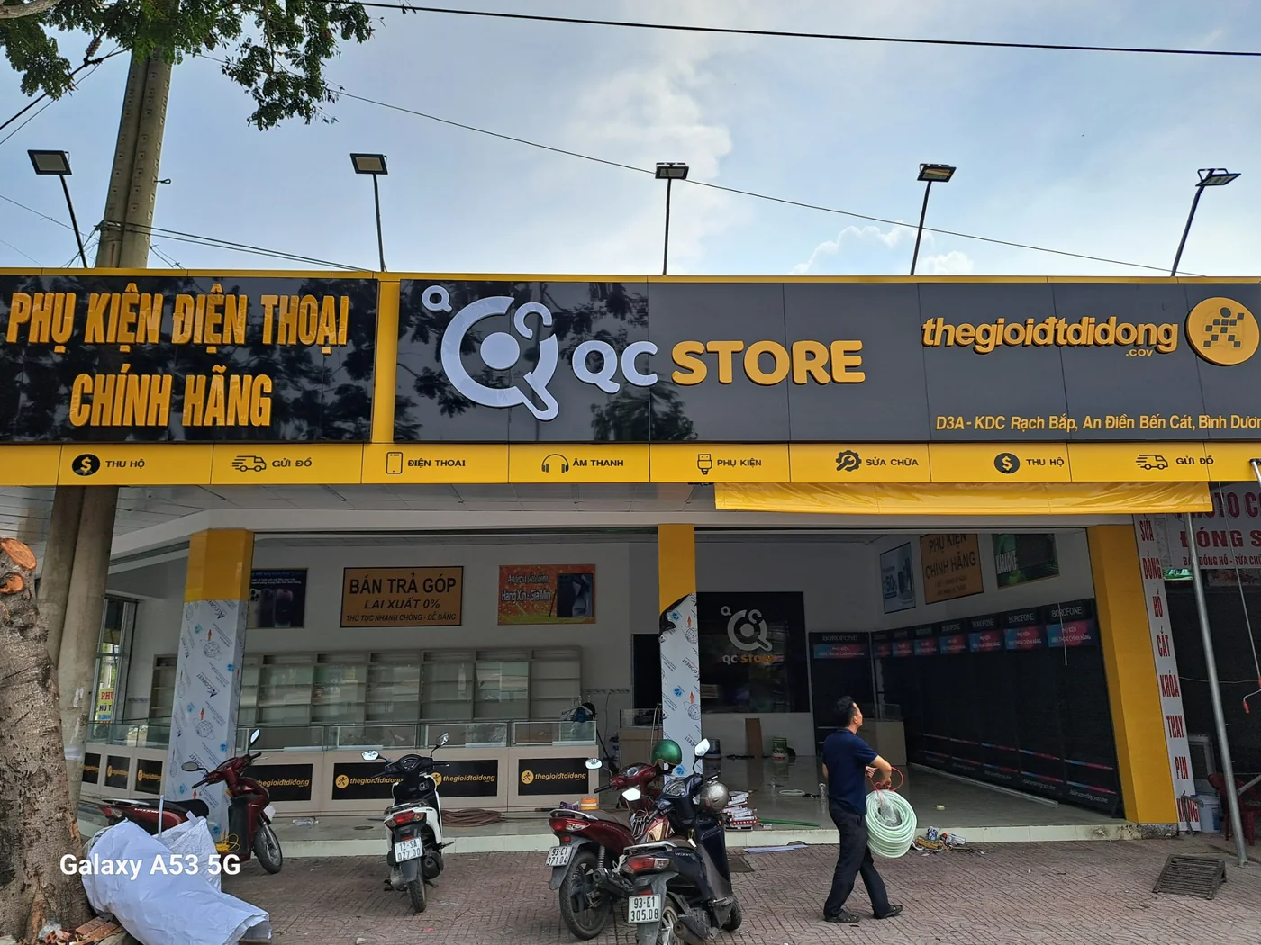 Mặt tiền QC Store đã thi công